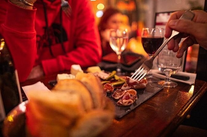 Private Parisian Food Tour in Charming Neighborhood Le Marais